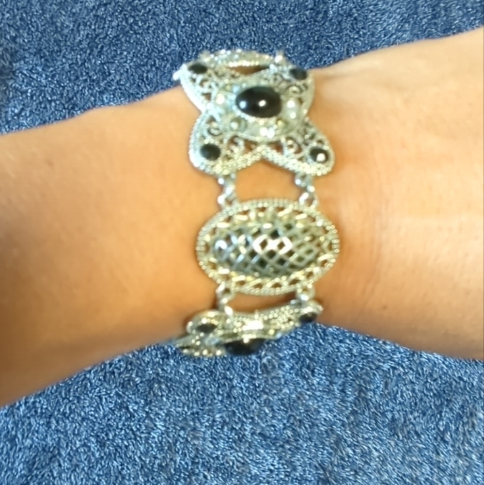 Cookie Lee butterfly link toggle bracelet